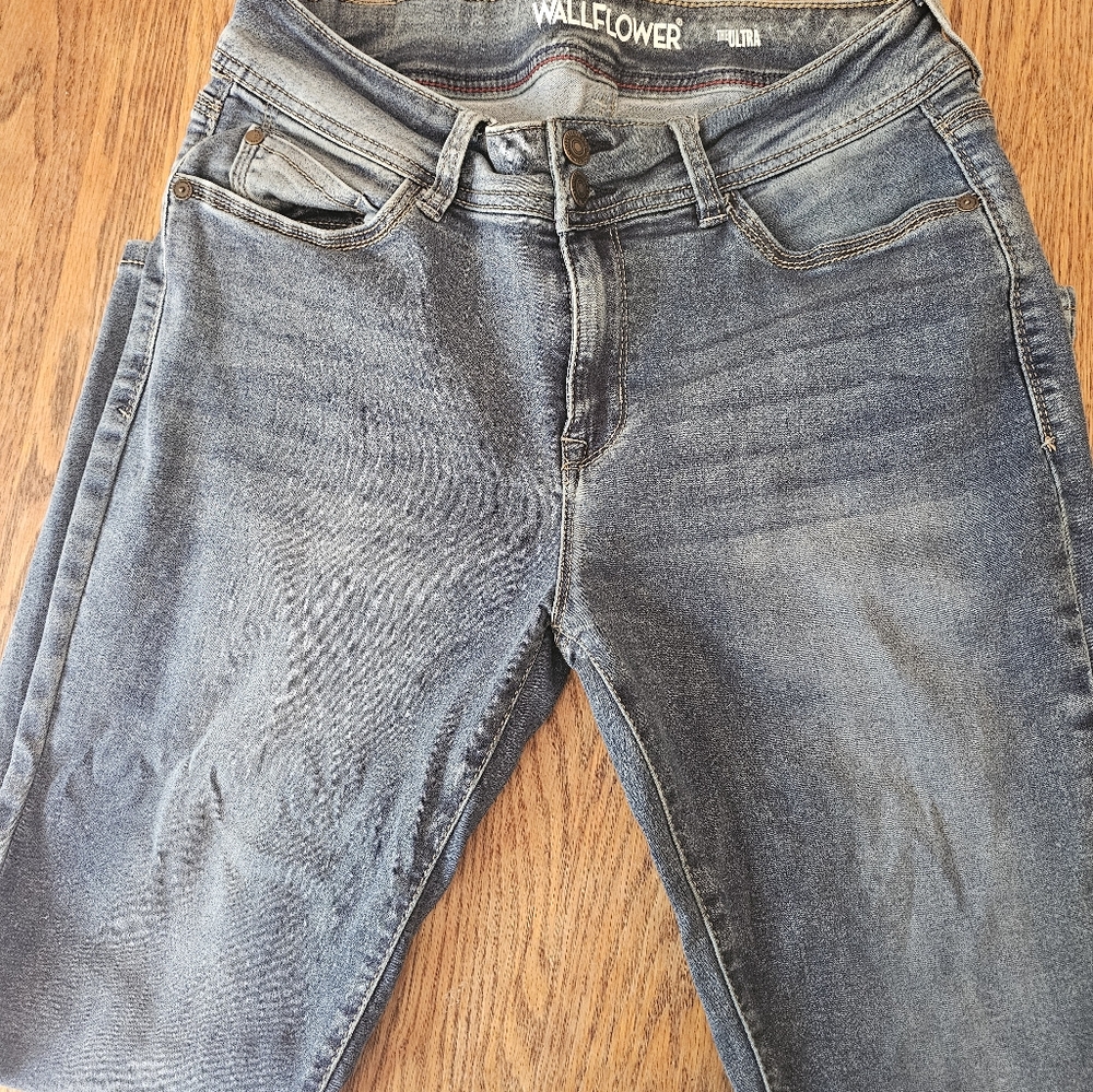 Wallflower Women's Dark Blue Straight Leg Jeans